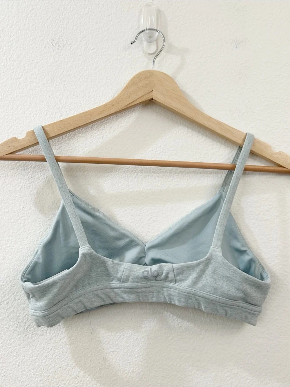 Alo Yoga Alosoft Lounge Cutout Bra Gray Size Small